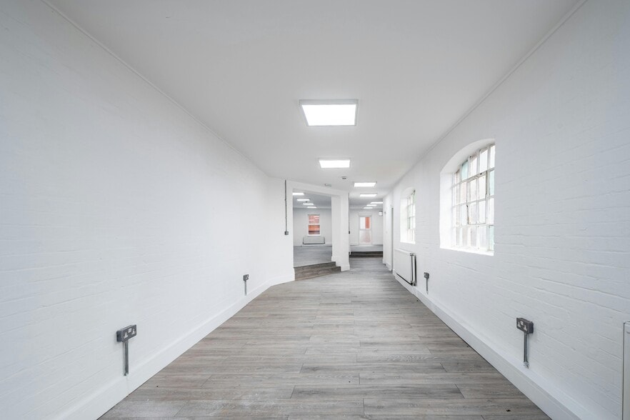 6A Scawfell St, London to rent - Interior Photo - Image 3 of 11