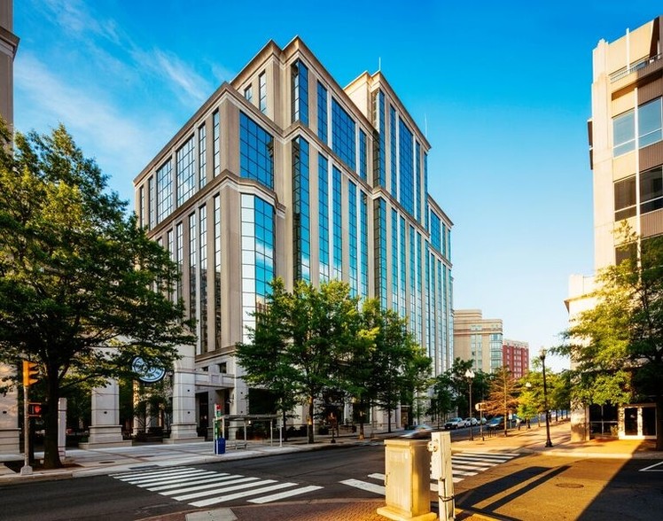 2300 Clarendon Blvd, Arlington, VA for rent - Building Photo - Image 1 of 14