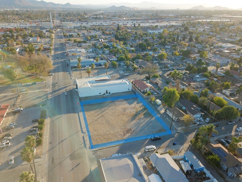 728 Mt Vernon Ave, San Bernardino, CA for sale - Building Photo - Image 2 of 7