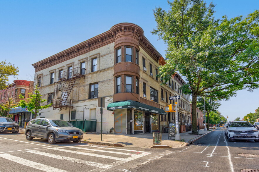 4301 4th Ave, Brooklyn, NY for sale - Primary Photo - Image 1 of 1