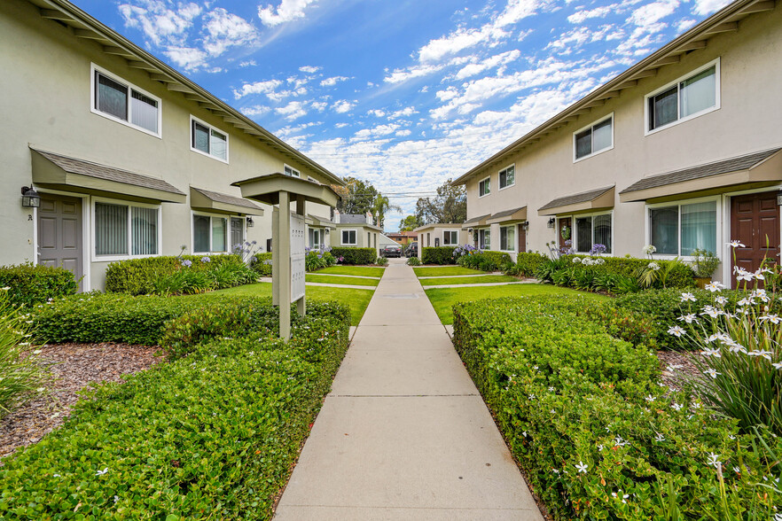 1032 W Wilson St, Costa Mesa, CA for sale - Building Photo - Image 1 of 1