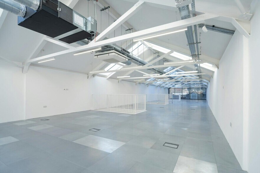 Cremer St, London to rent - Interior Photo - Image 1 of 24