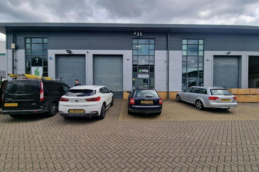 Knights Park Rd, Basingstoke to rent - Building Photo - Image 1 of 1