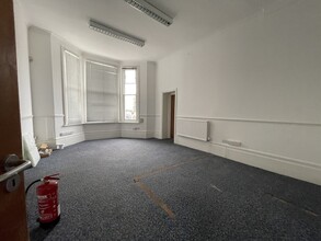 6 Parchmore Rd, Thornton Heath for rent Building Photo- Image 1 of 7