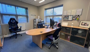 10 Nimrod Way, Wimborne to rent Interior Photo- Image 2 of 6