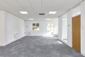 Mill Ct, Great Shelford to rent Interior Photo- Image 2 of 3