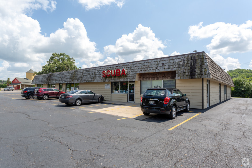 2410 Milwaukee St, Delafield, WI for sale - Building Photo - Image 1 of 1