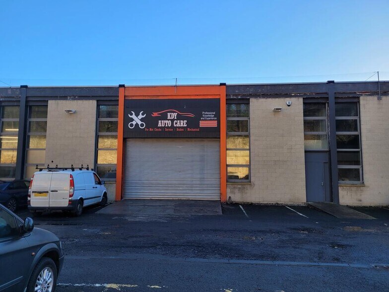 High St, Kirkcaldy to rent - Building Photo - Image 3 of 4