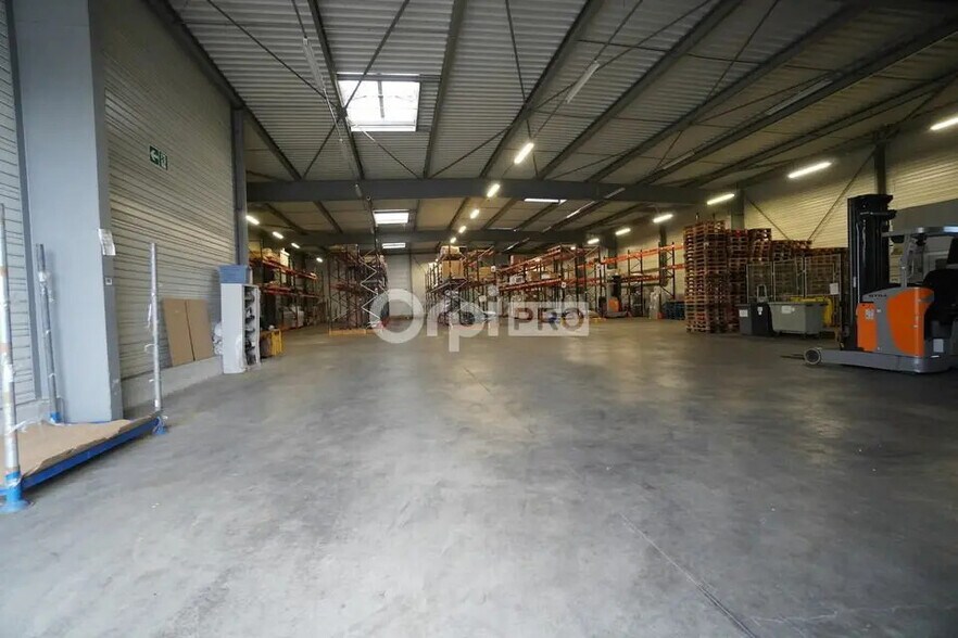 Light Industrial in Dijon to rent - Interior Photo - Image 1 of 7