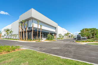 311 Racetrack Loop, Pompano Beach, FL to rent Interior Photo- Image 1 of 16