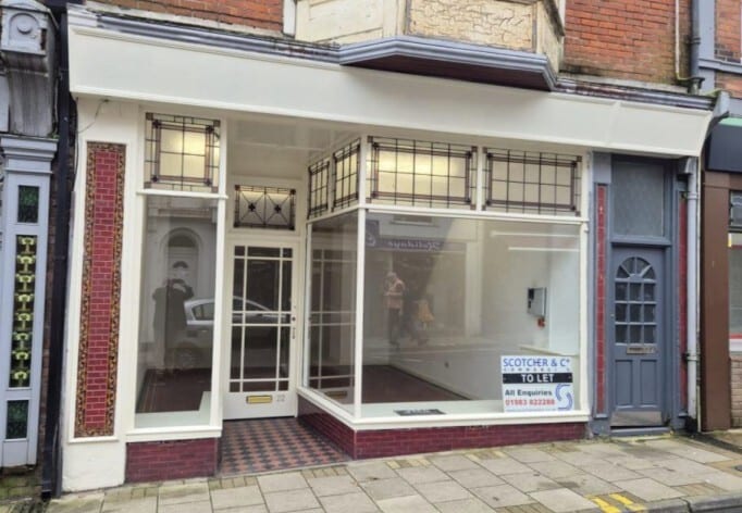 22 High St, Sandown to rent Building Photo- Image 1 of 2