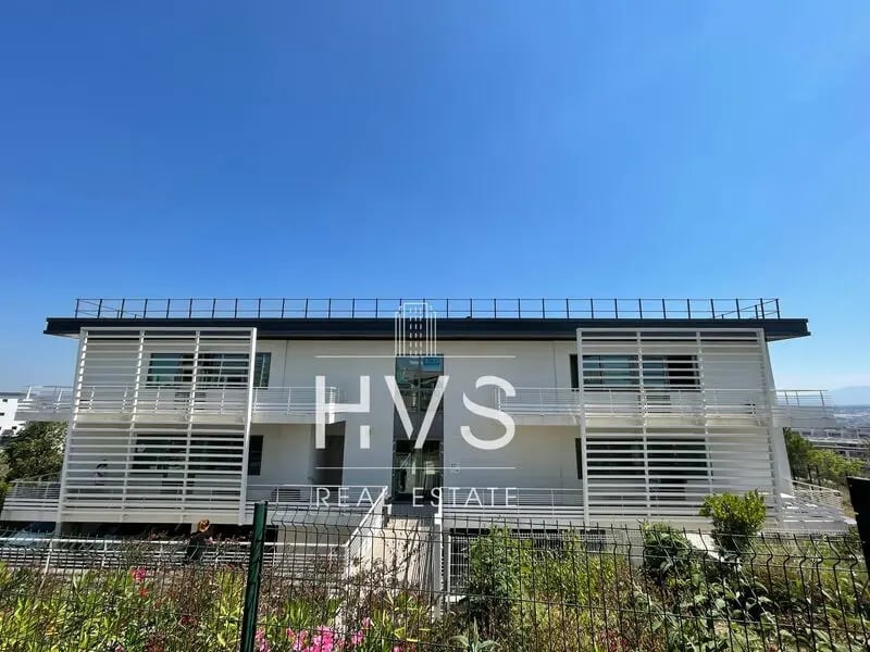 Office in Aix-en-Provence to rent Building Photo- Image 1 of 12