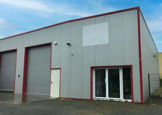 Location Local d'activités 235 m²