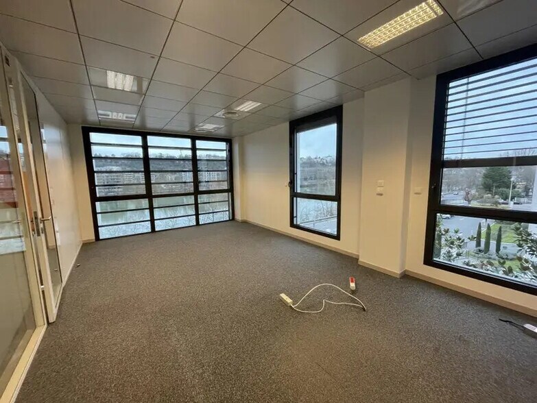 Office in Lyon to rent - Building Photo - Image 3 of 8