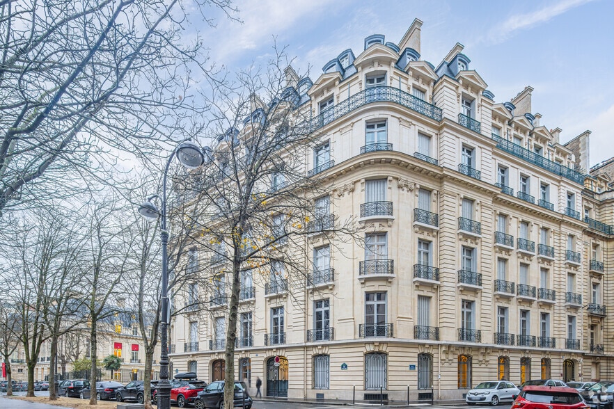 Build-to-Rent in Paris for sale - Primary Photo - Image 1 of 3