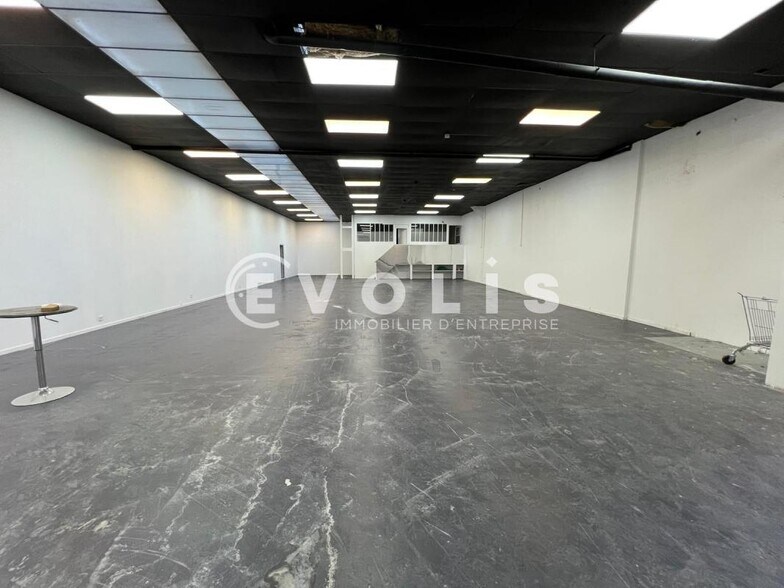 54 Rue Du Champ De L'Orme, Villeurbanne to rent - Interior Photo - Image 3 of 9
