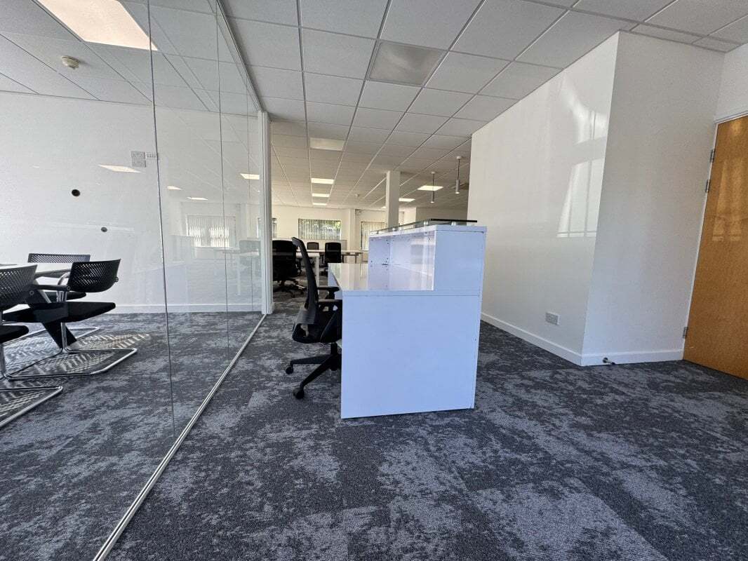 64-66 Macrae Rd, Bristol to rent Interior Photo- Image 1 of 10