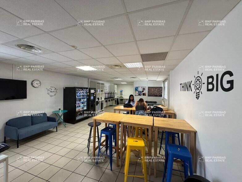 Office in Marseille to rent - Interior Photo - Image 3 of 20