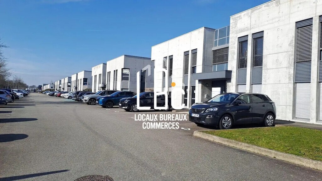 Location Bureaux 127 m² - Photo 1
