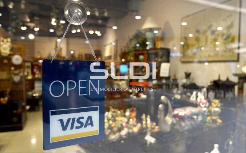 Retail in Lyon to rent Lobby- Image 1 of 4