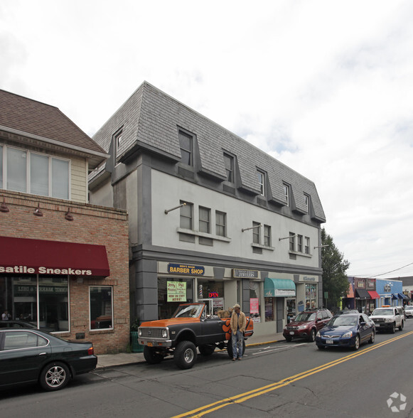 202 Main St, Port Jefferson, NY for sale - Building Photo - Image 1 of 3