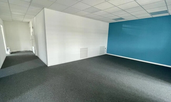 Location Bureaux 202 m² à 561 m²