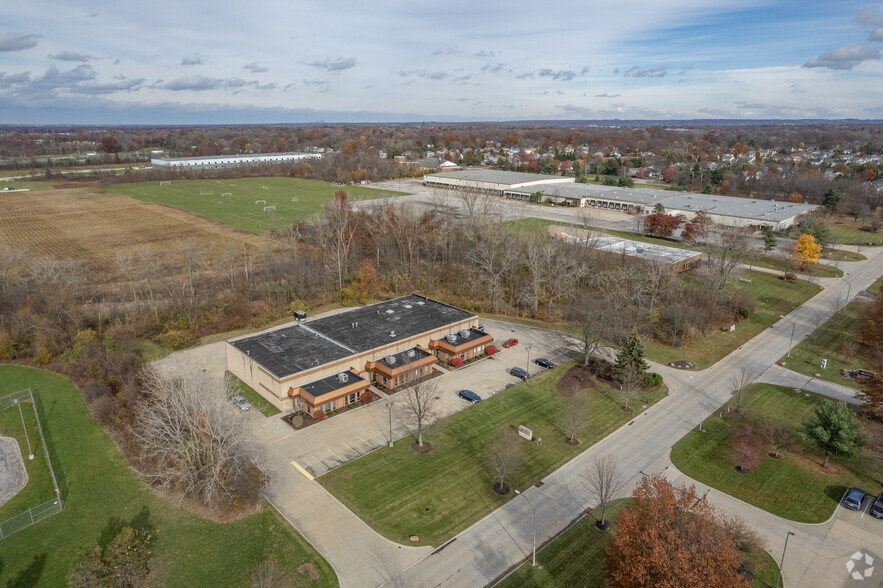 21500-21550 Drake Rd, Strongsville, OH for rent - Aerial - Image 3 of 4