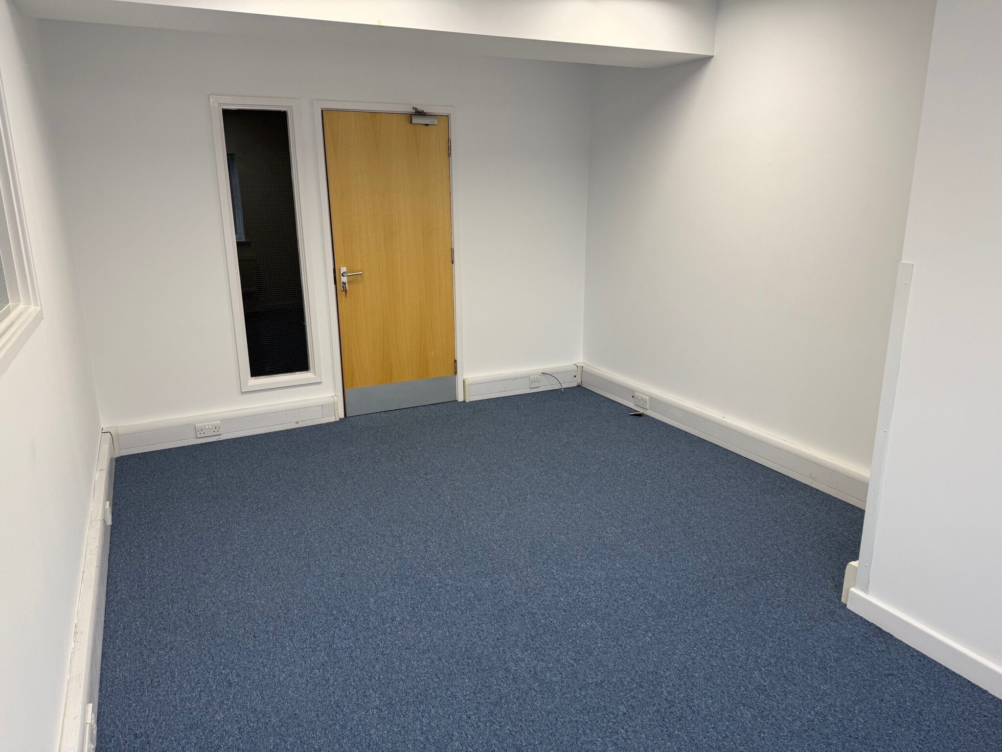 6 Binns Close, Coventry to rent Interior Photo- Image 1 of 6
