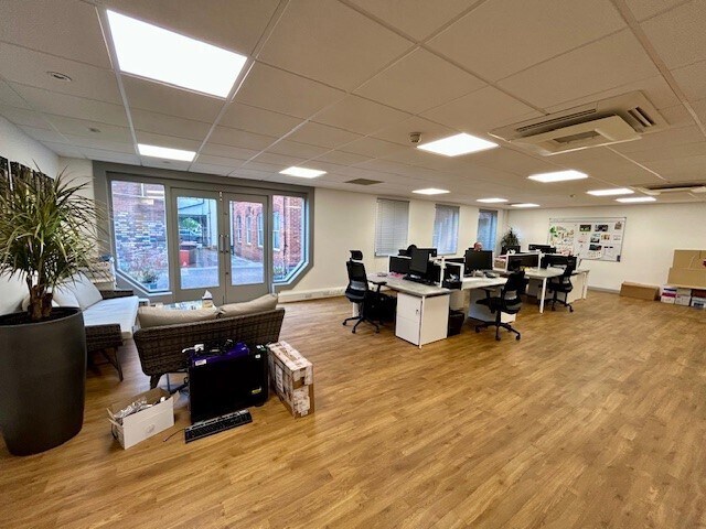 6 London Rd, Newbury to rent Interior Photo- Image 1 of 5