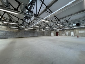 35 Sutherland Rd, London to rent Interior Photo- Image 2 of 7