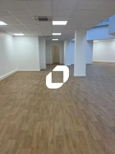 Office in Levallois-Perret to rent - Interior Photo - Image 3 of 16