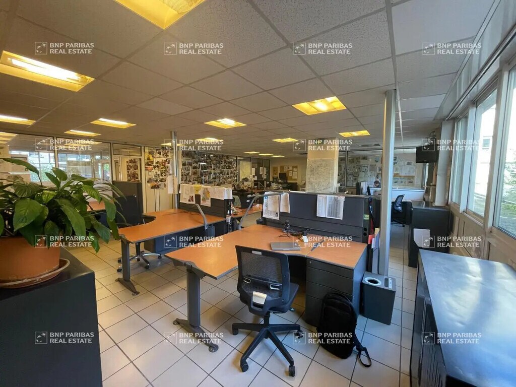 Vente Bureaux 208 m² - Photo 1