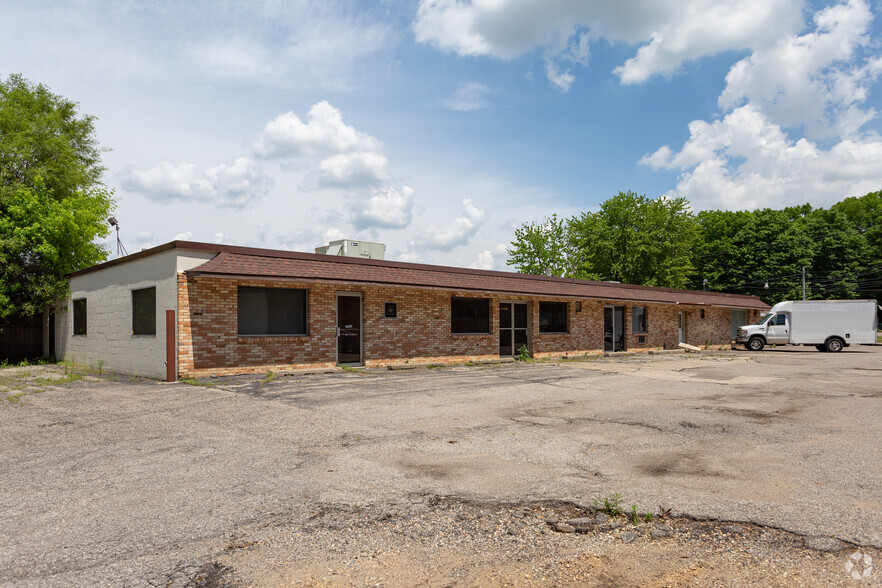 4439 Eastern Ave, Grand Rapids, MI for sale - Primary Photo - Image 1 of 9