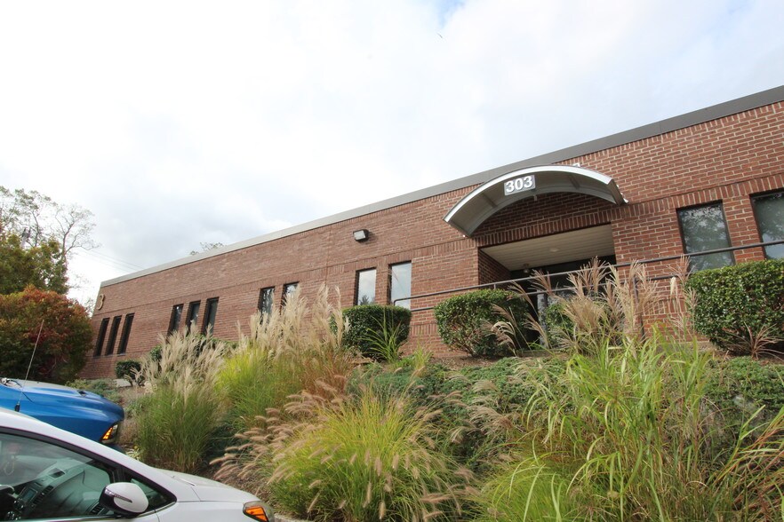 6 Blackstone Valley Pl, Lincoln 02865 UK