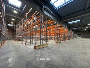 Light Industrial in Corbas to rent Interior Photo- Image 2 of 3