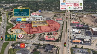 More details for 2200 W War Memorial Dr, Peoria, IL - Retail for Rent