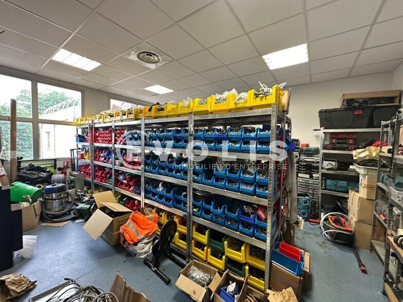 Light Industrial in Bagneux to rent - Interior Photo - Image 2 of 14
