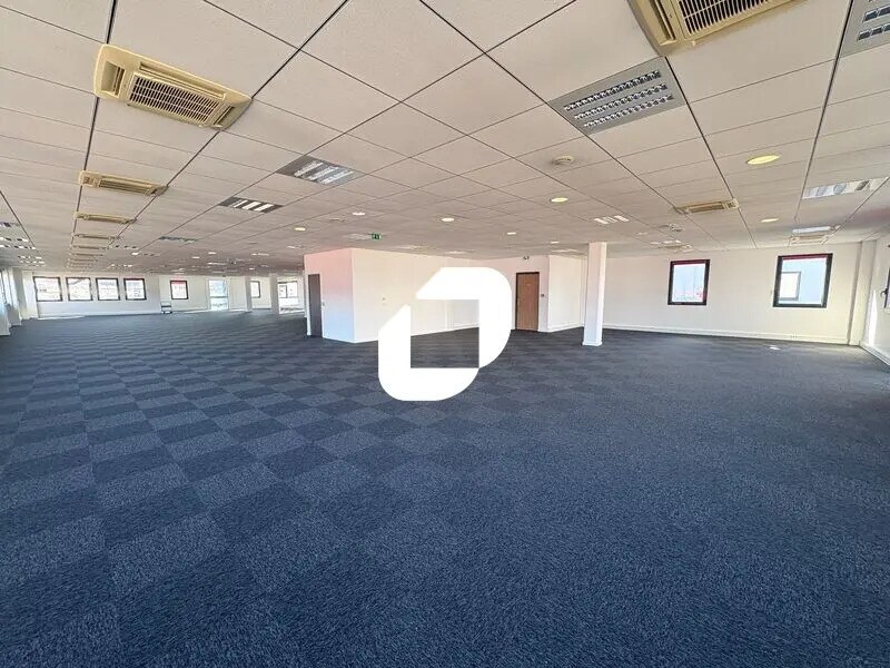 Office in Saint-Priest for sale Interior Photo- Image 1 of 12