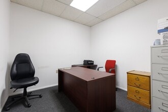 6250 Mountain Vista St, Henderson, NV for rent Interior Photo- Image 2 of 2