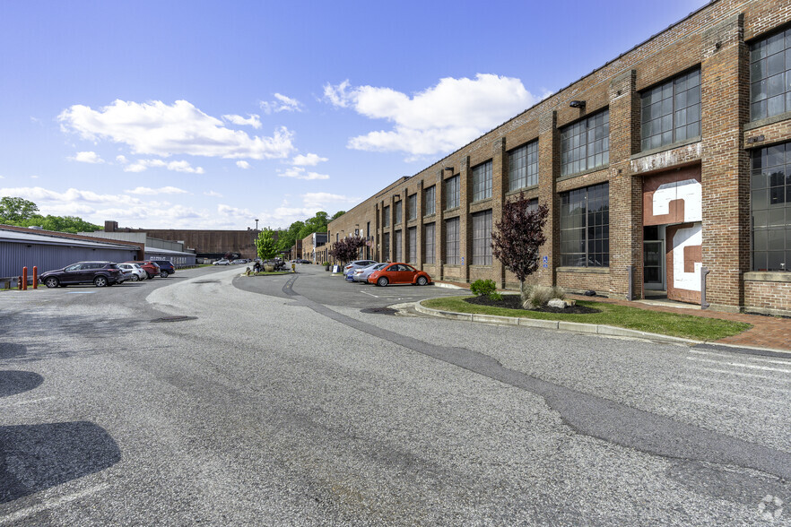 83 Morse St, Norwood, MA for rent - Building Photo - Image 1 of 36