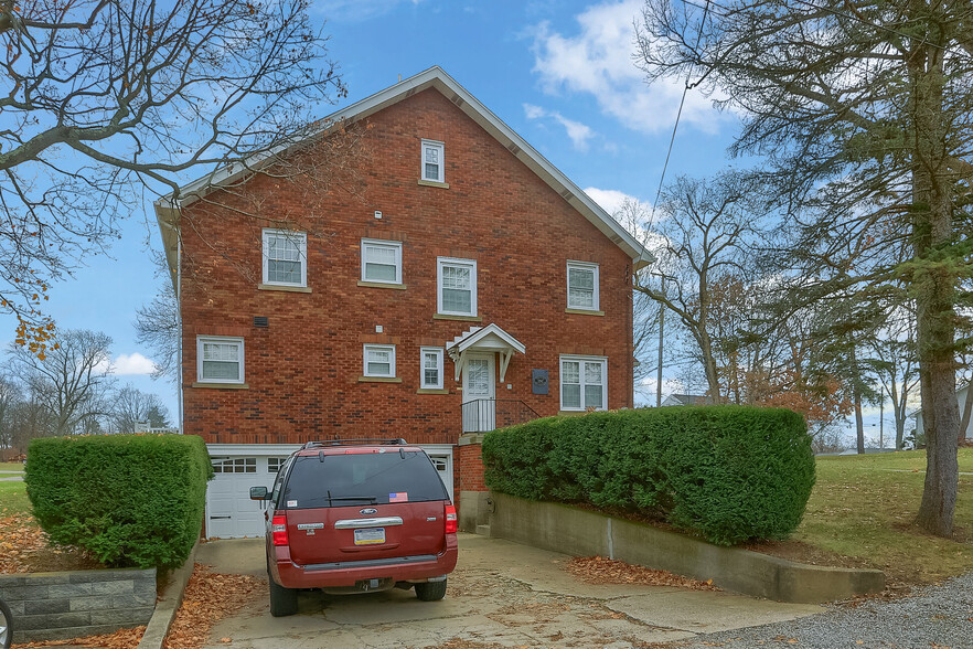 2262 Darlington Rd, Beaver Falls, PA for sale - Building Photo - Image 3 of 62