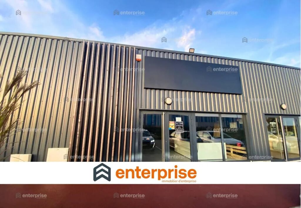 Location Commerce 242 m² - Photo 1