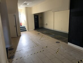 21-31 Queensway, Halesowen to rent Interior Photo- Image 1 of 2