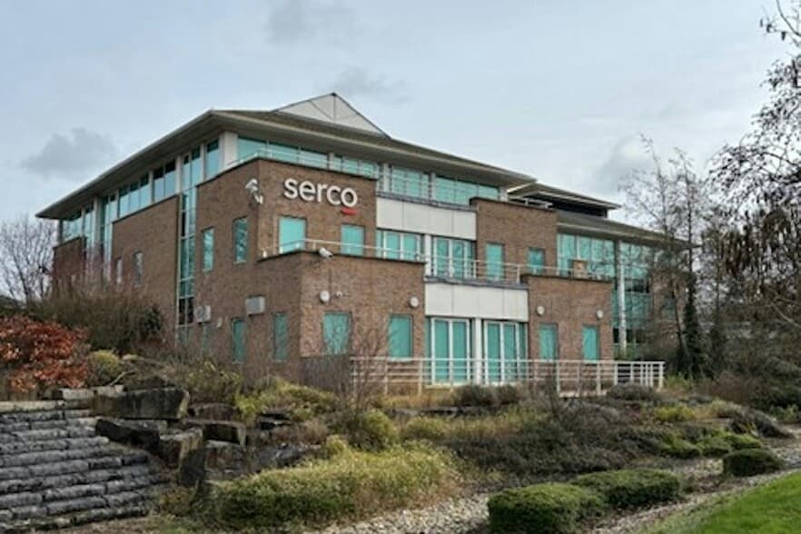 16 Bartley Way, Hook to rent - Building Photo - Image 1 of 8