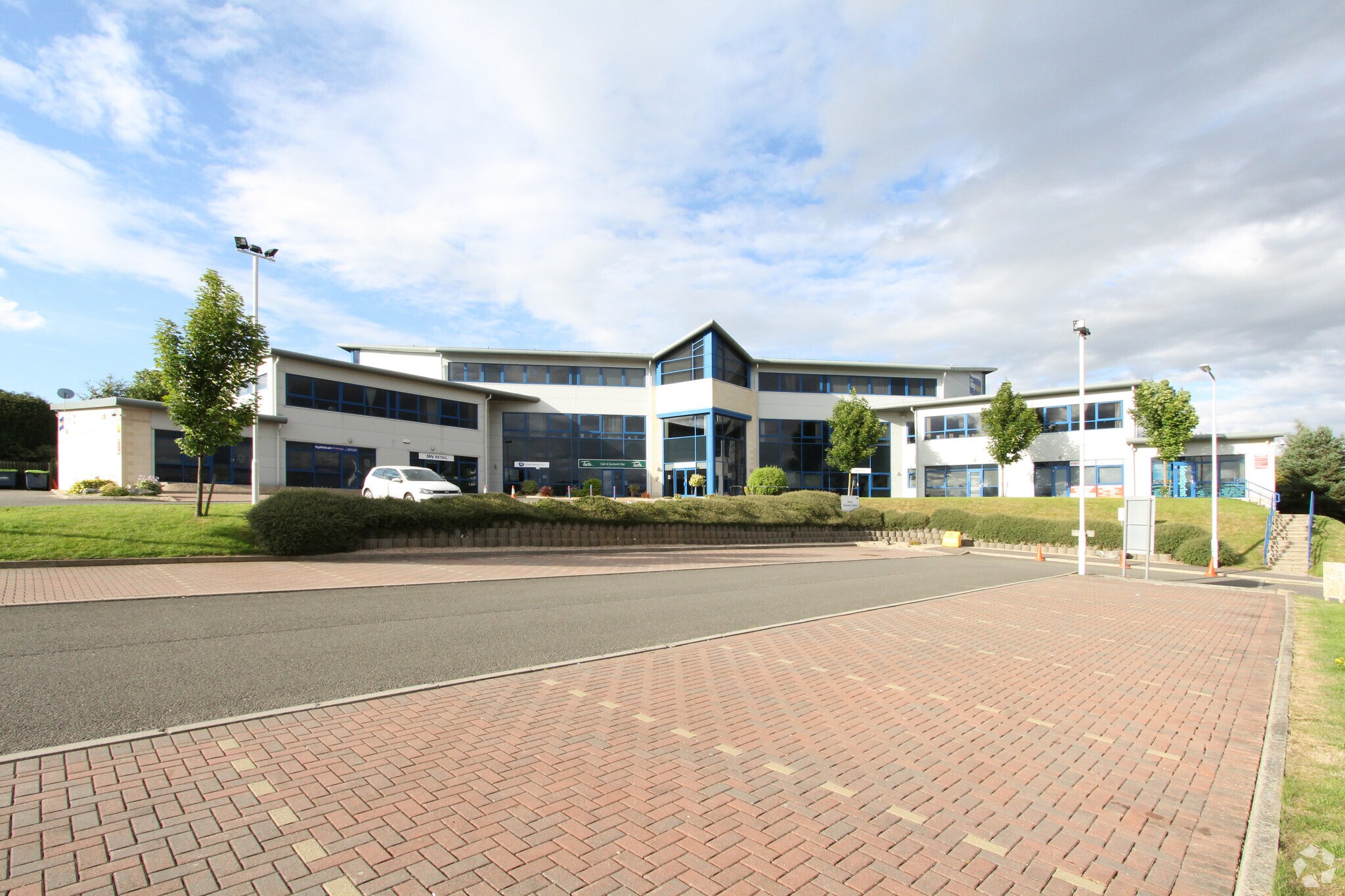 Queensferry Rd, Dunfermline for sale Primary Photo- Image 1 of 1