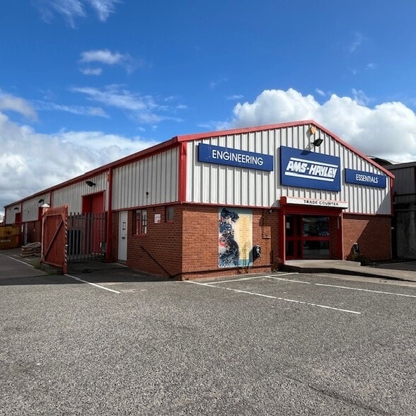 Hawkins Ln, Burton On Trent to rent - Building Photo - Image 2 of 3