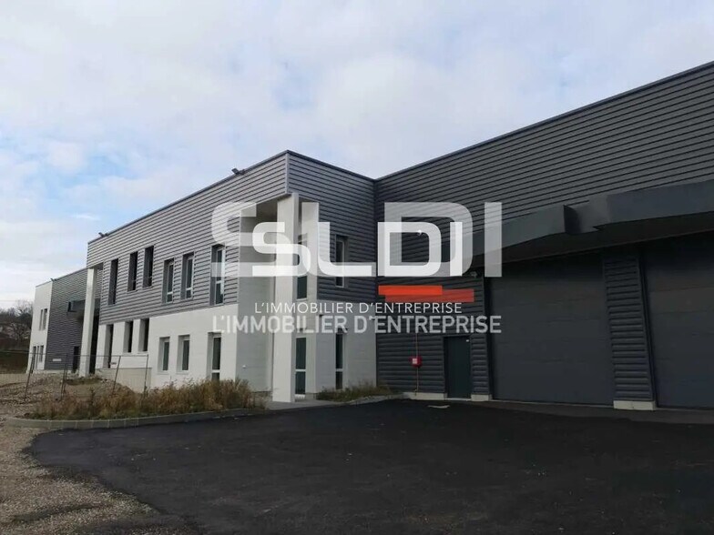 Light Industrial in Bourgoin-Jallieu for sale - Building Photo - Image 1 of 17