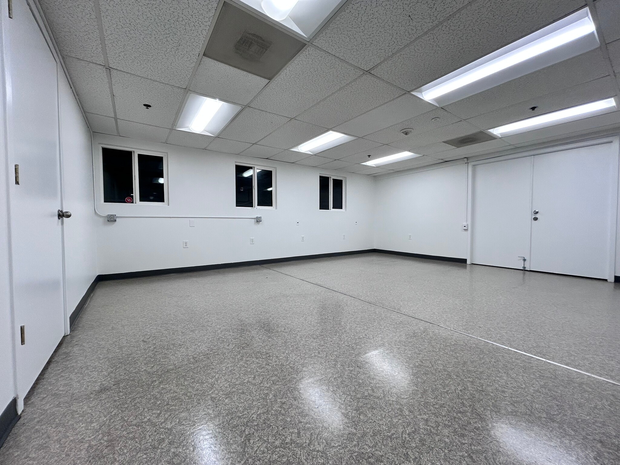 3901 SE Naef Rd, Portland, OR to rent Building Photo- Image 1 of 13