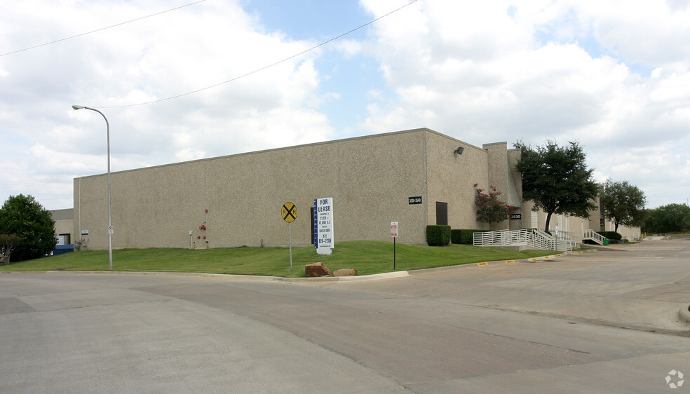 3530-3540 Pipestone Rd, Dallas, TX for sale - Building Photo - Image 1 of 1