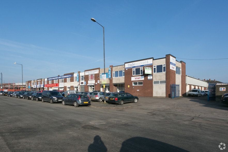 Cater Rd, Bristol to rent - Primary Photo - Image 1 of 33